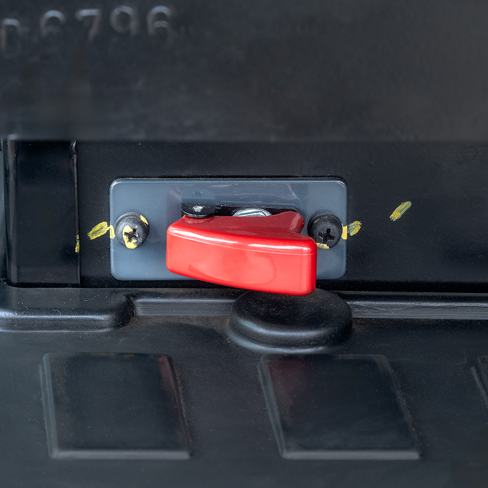 Emergency shutdown switch (Optional)
