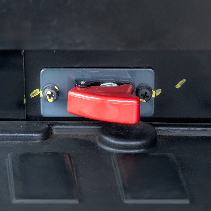 Emergency shutdown switch (Optional)