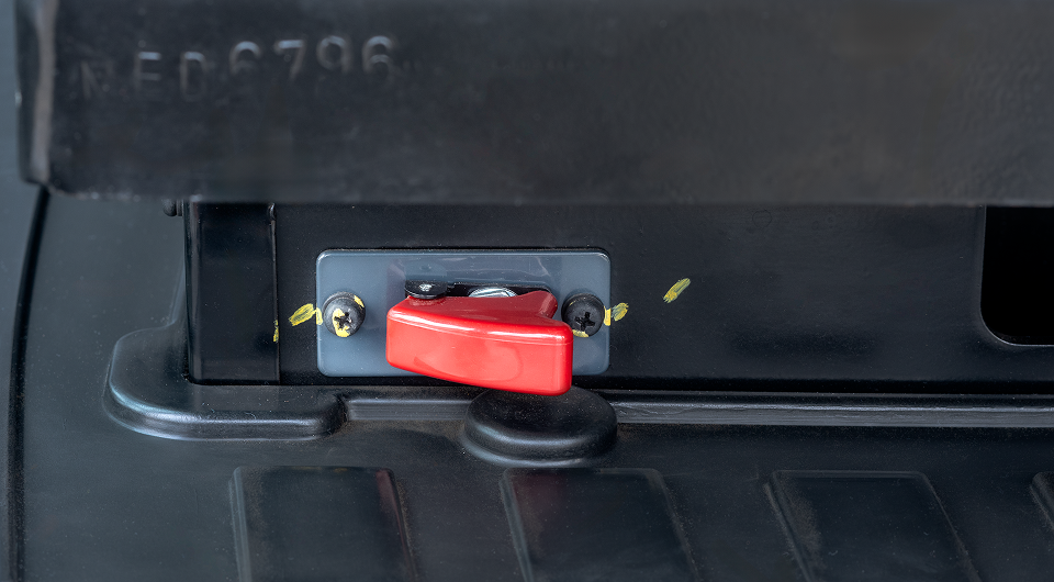 Emergency shutdown switch (Optional)