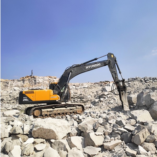 R215L SMART X Plus excavator suited for Quarry